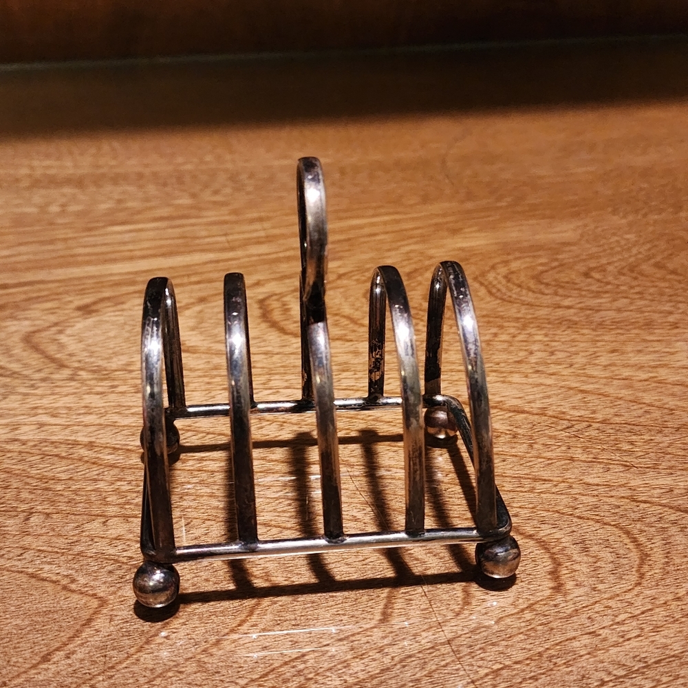 Vintage ERNS Made in England Silver plated Toast holder